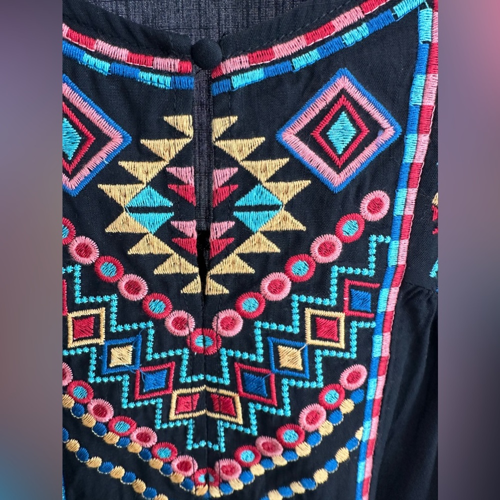 Savanna Jane Small‎ black colorful embroidered top with flowy 3/4 sleeves - Picture 4 of 5